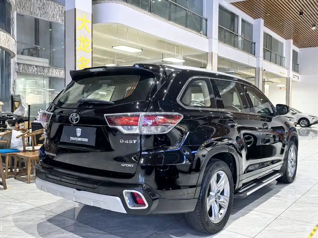 Toyota Highlander 2015 2.0T Luxury 7 мест
