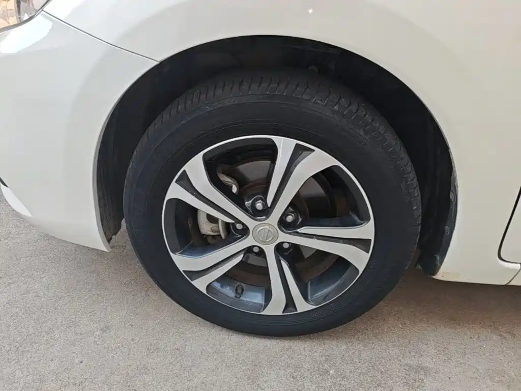 Nissan Tiida — миниатюра 23
