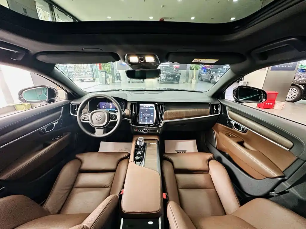 Volvo S90 — миниатюра 18