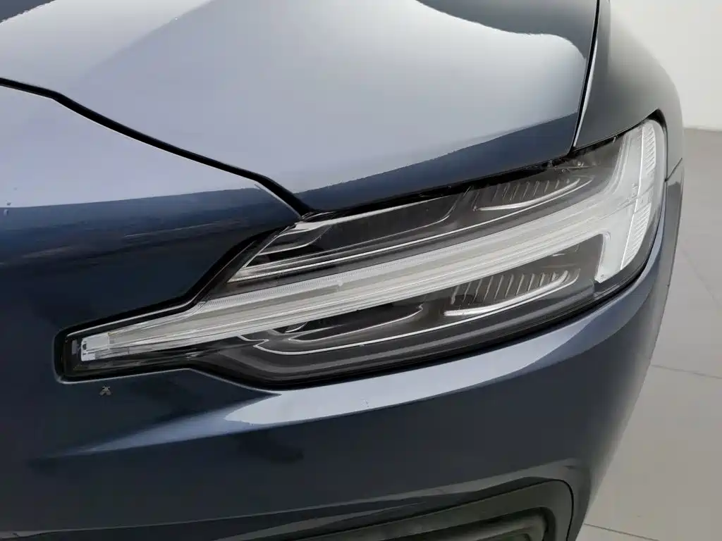 Volvo S60 — миниатюра 7