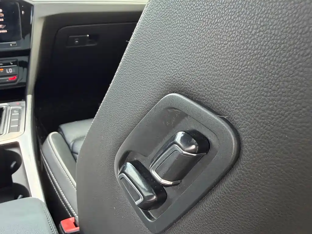Volkswagen Magotan PHEV — миниатюра 14