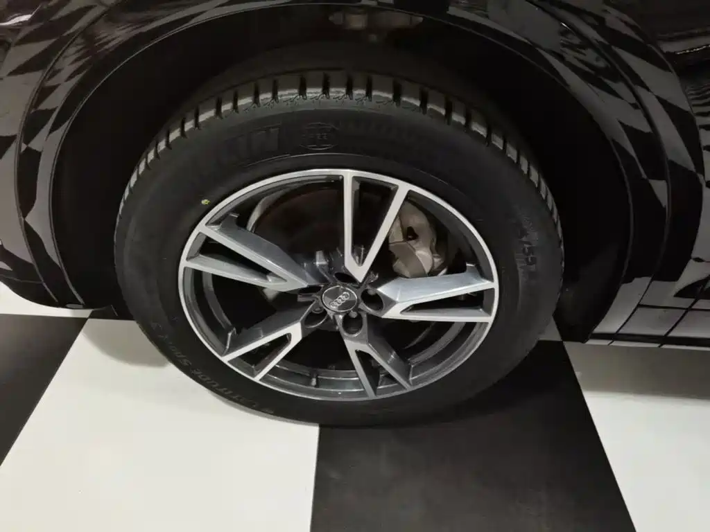 Audi Q5L — миниатюра 23
