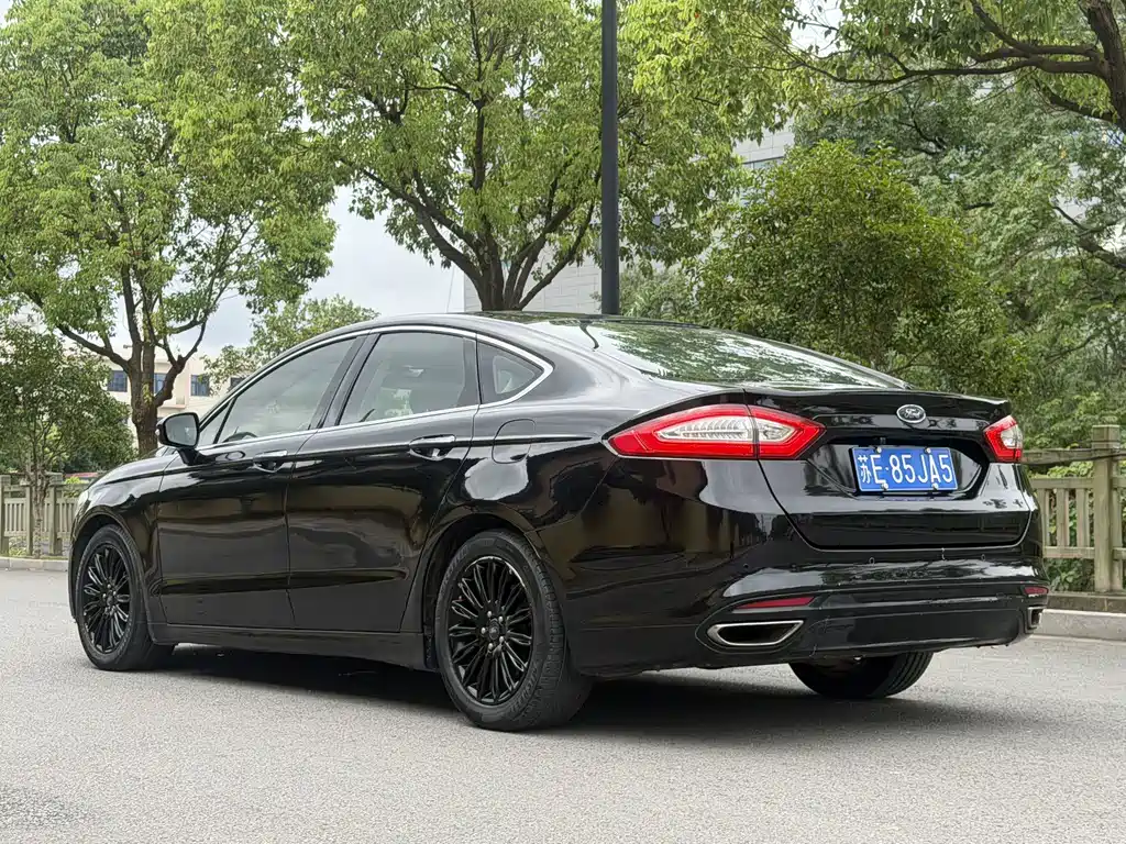 Ford Mondeo — миниатюра 7