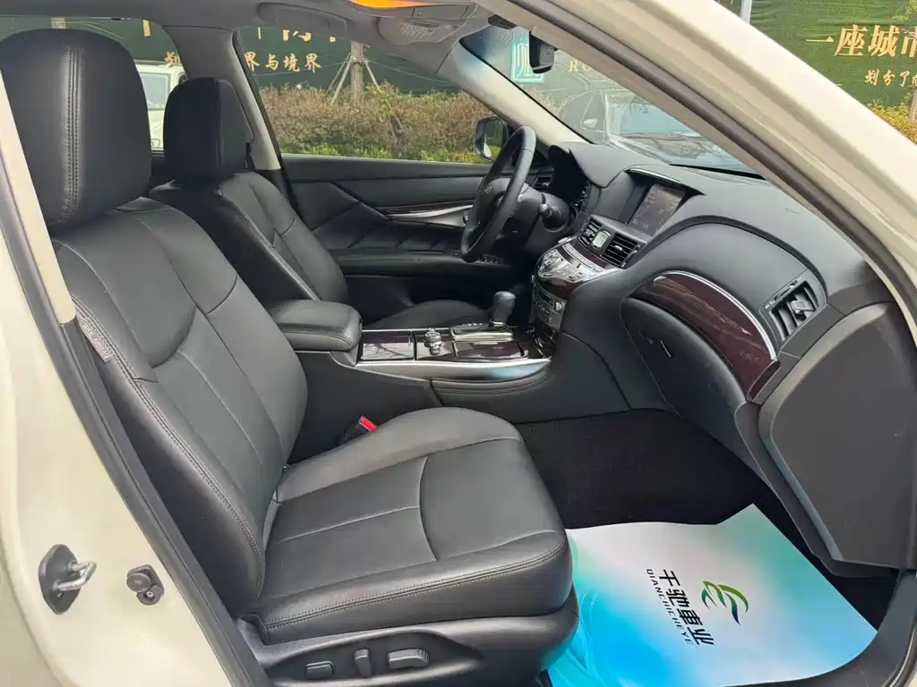 Infiniti Q70 — миниатюра 8