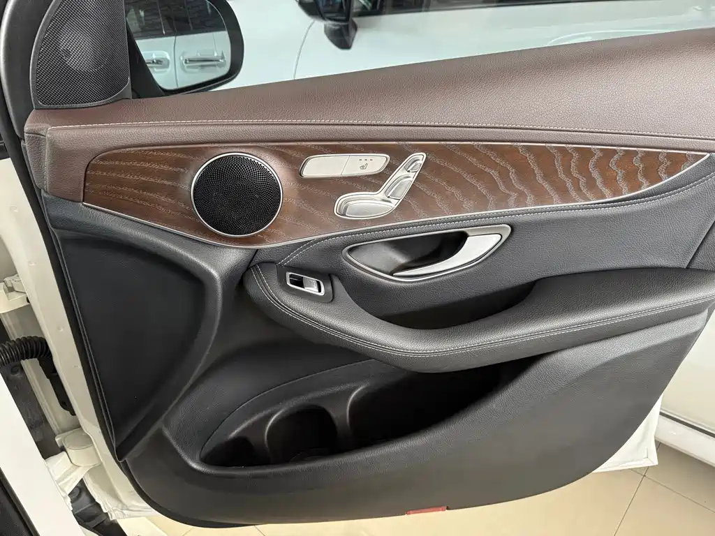 Mercedes-Benz GLC — миниатюра 13