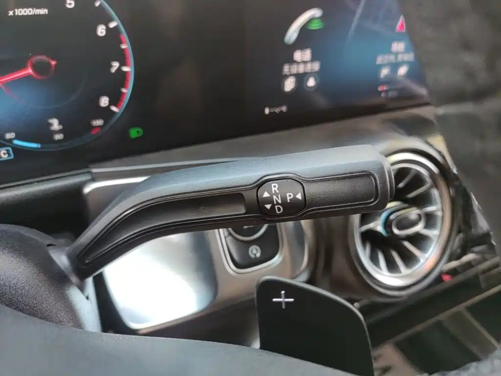 Mercedes-Benz GLB — миниатюра 14