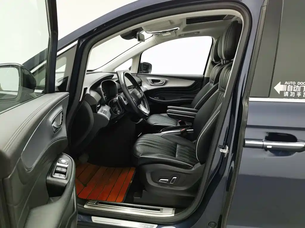 Roewe iMAX8 — миниатюра 10