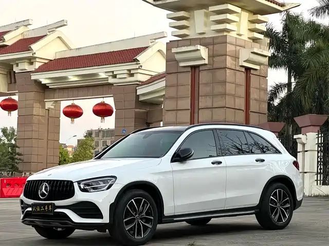 MERCEDES-BENZ GLC 2021