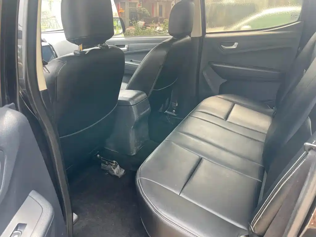 Isuzu RE-MAX Ruimai — миниатюра 9