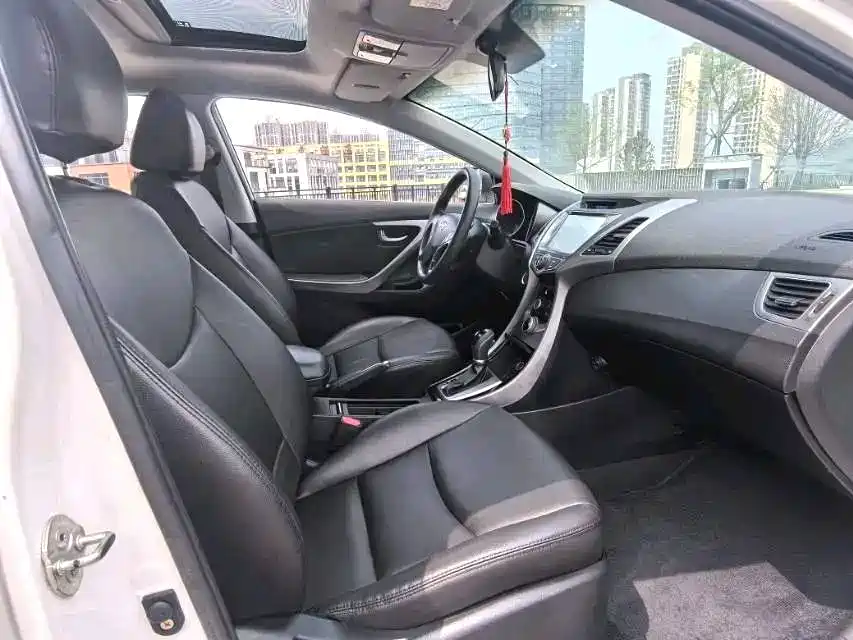 Hyundai Elantra Langdong — миниатюра 4