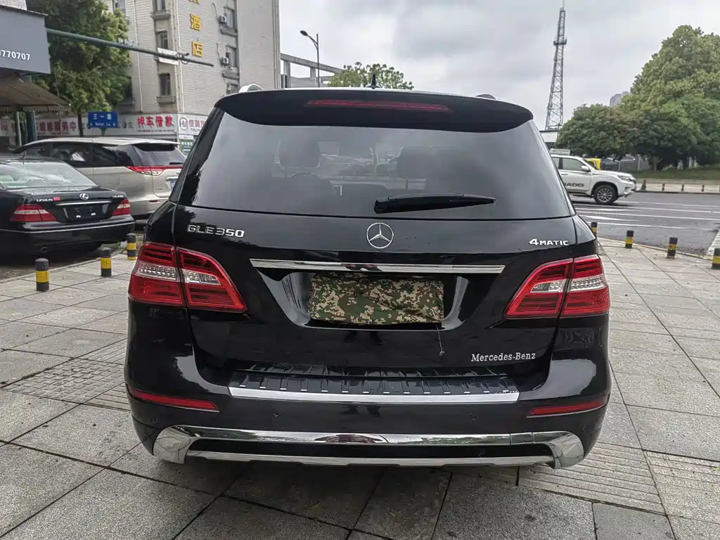 Mercedes-Benz M-Class — миниатюра 6