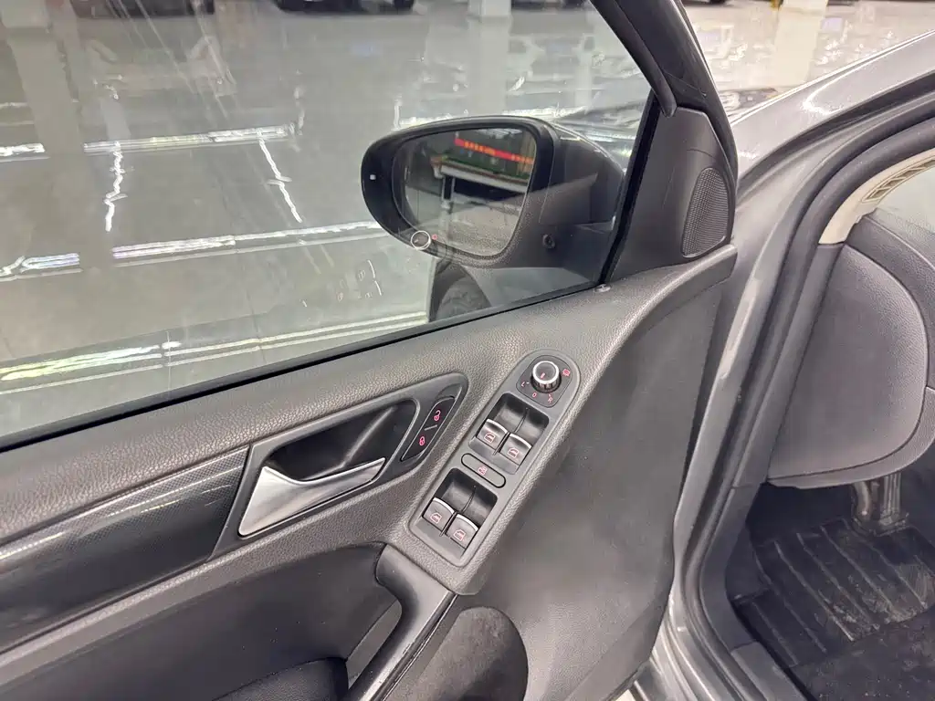 Volkswagen Golf — миниатюра 14