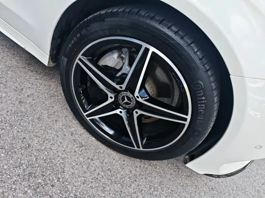 Mercedes-Benz C-Class — миниатюра 12