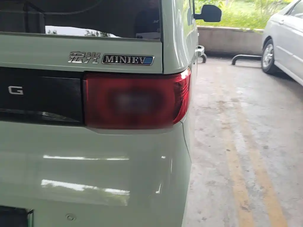 Wuling MINIEV — миниатюра 8