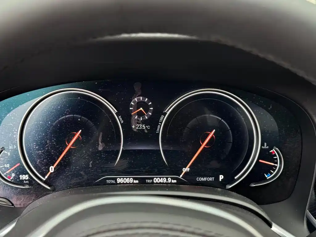 BMW 7 Series — миниатюра 10