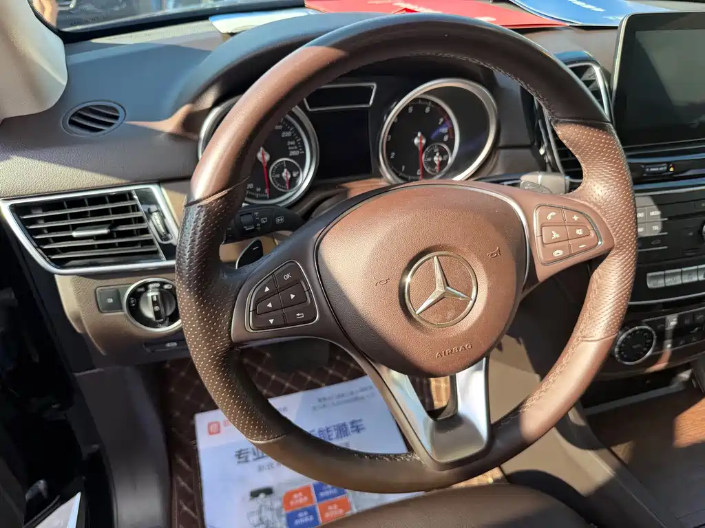 Mercedes-Benz GLE (Import) — миниатюра 6