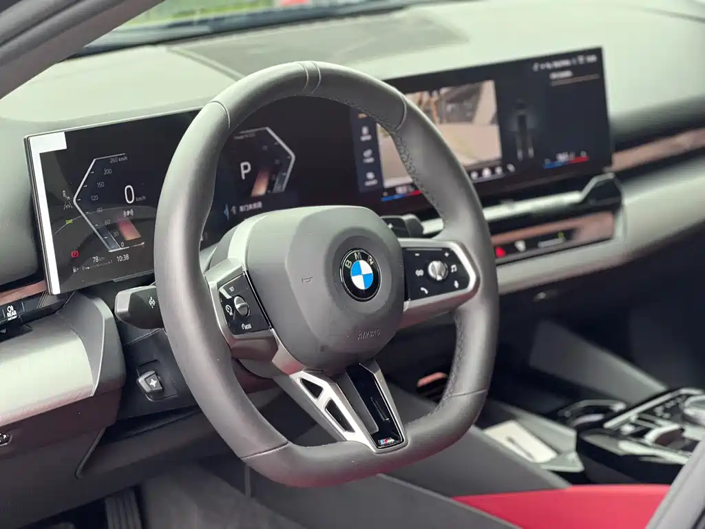 BMW 5 Series — миниатюра 12