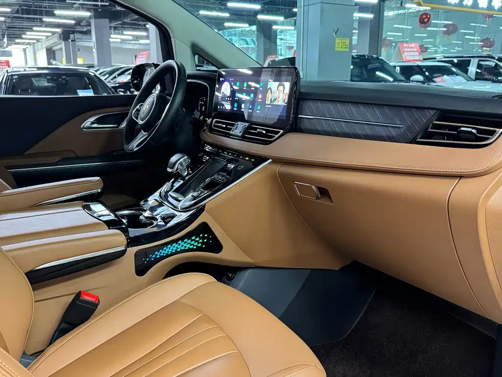 Hongqi Hongqi HQ9 PHEV — миниатюра 17