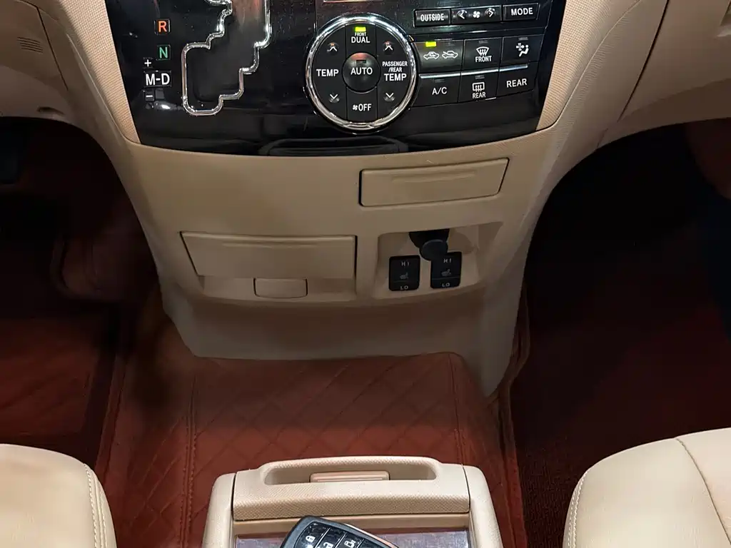 Toyota Previa — миниатюра 10