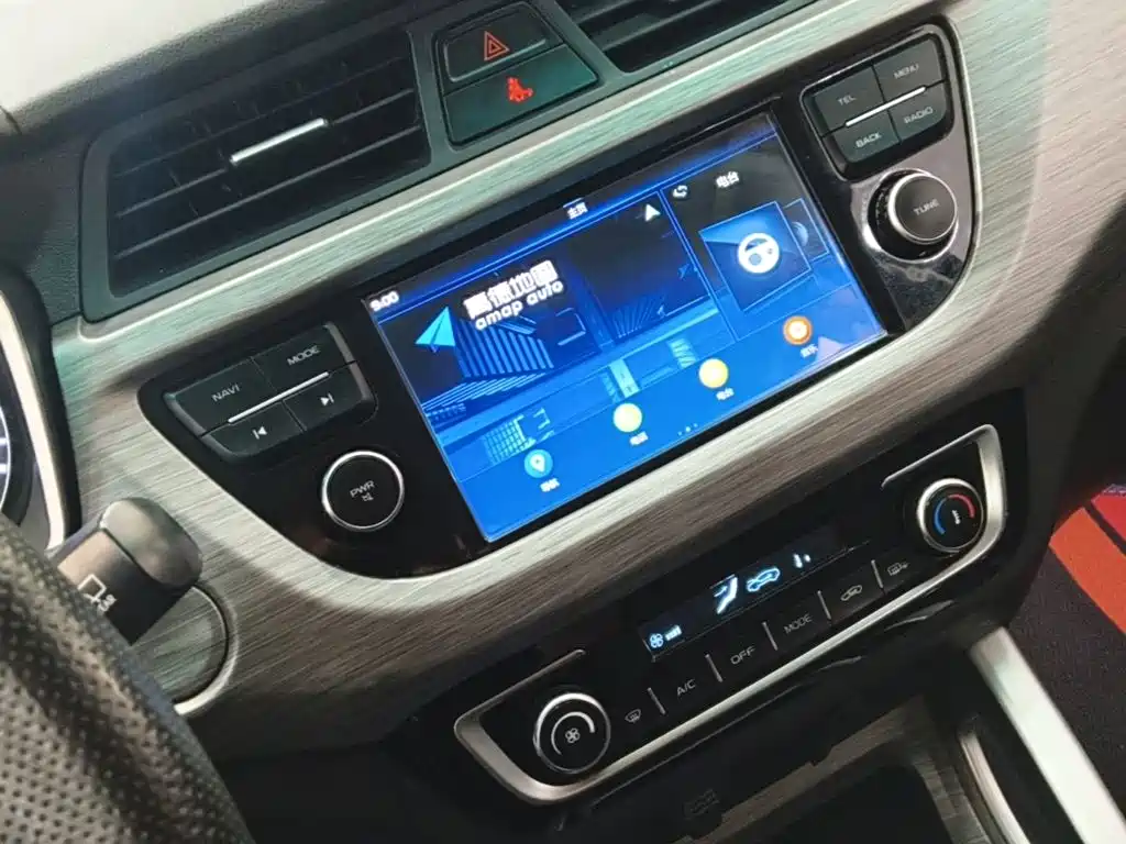 Geely Vision X3 — миниатюра 13