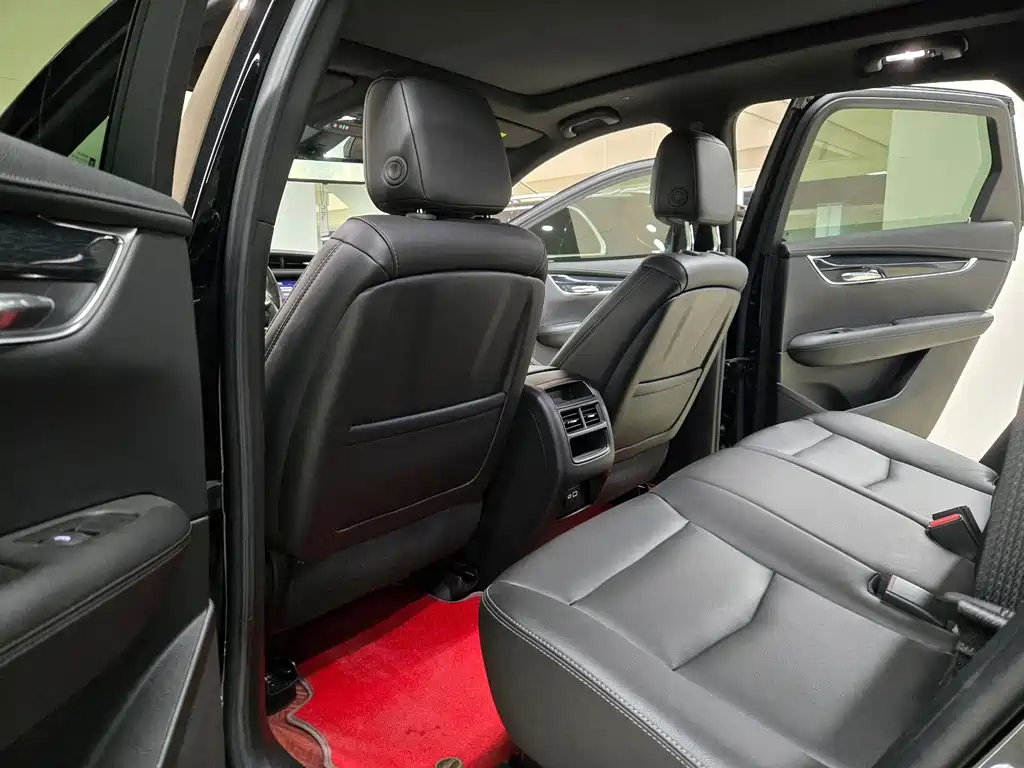 Cadillac XT5 — миниатюра 7