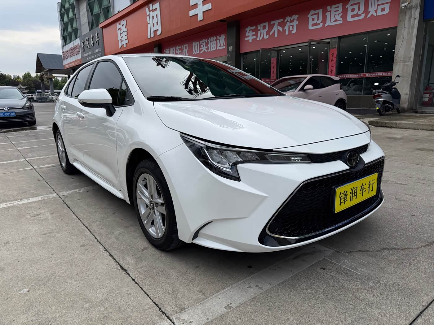 Toyota Levin 1.2 л 2023 г. Белый, пробег 20000 км