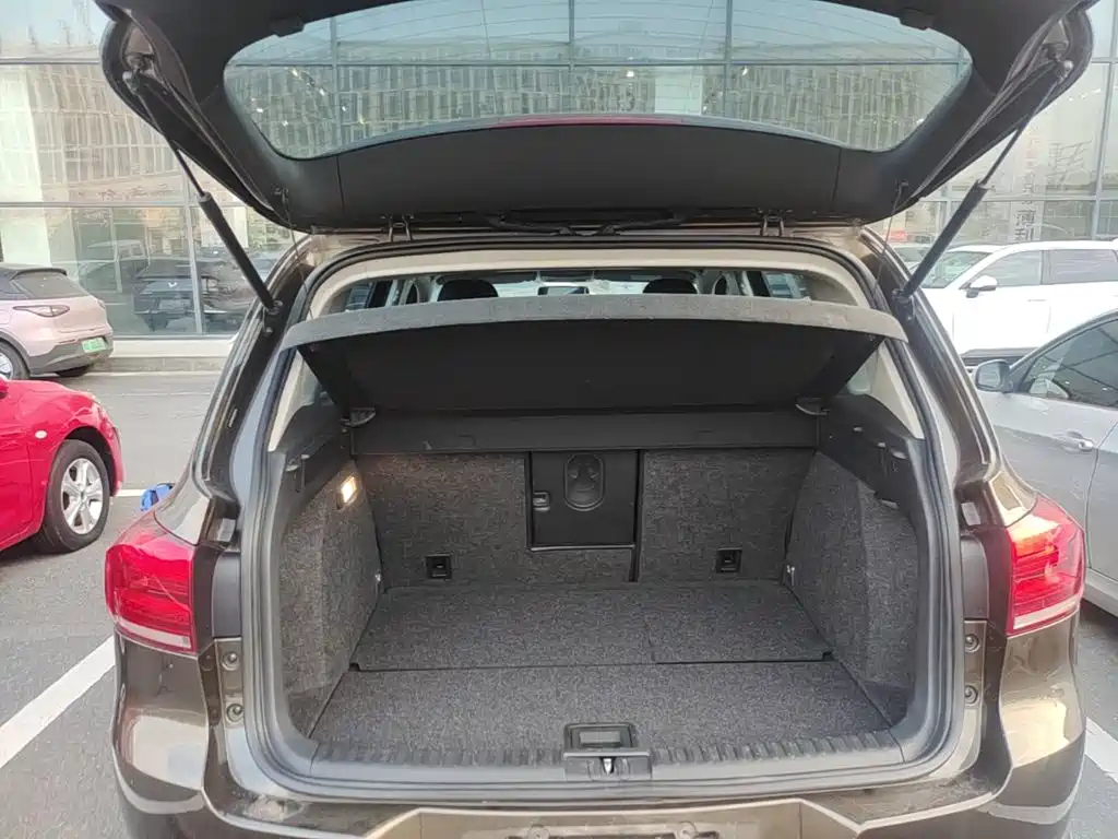 Volkswagen Tiguan — миниатюра 19