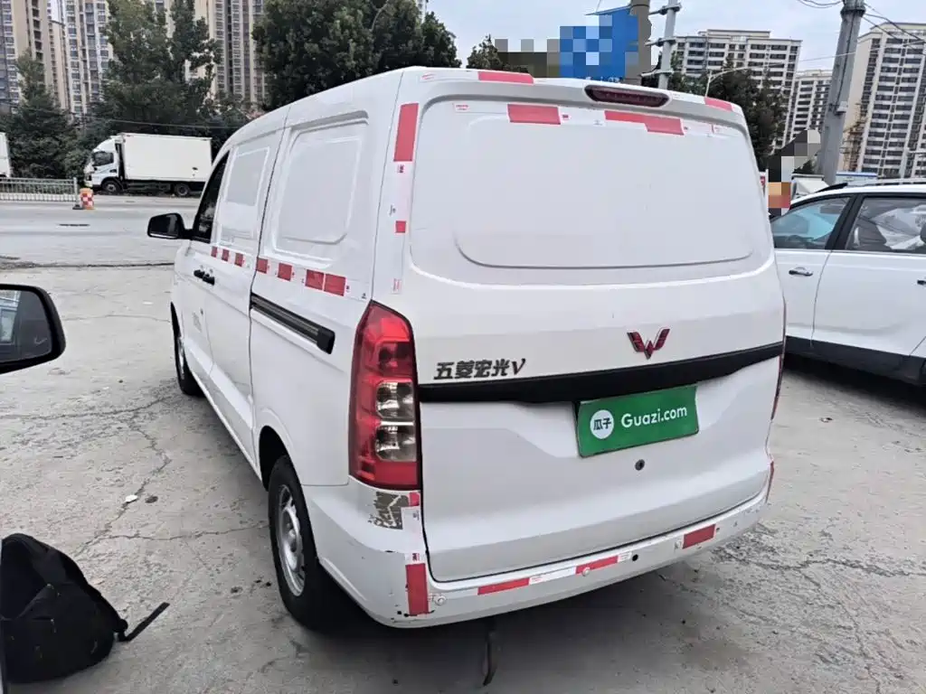Wuling Hongguang V — миниатюра 5