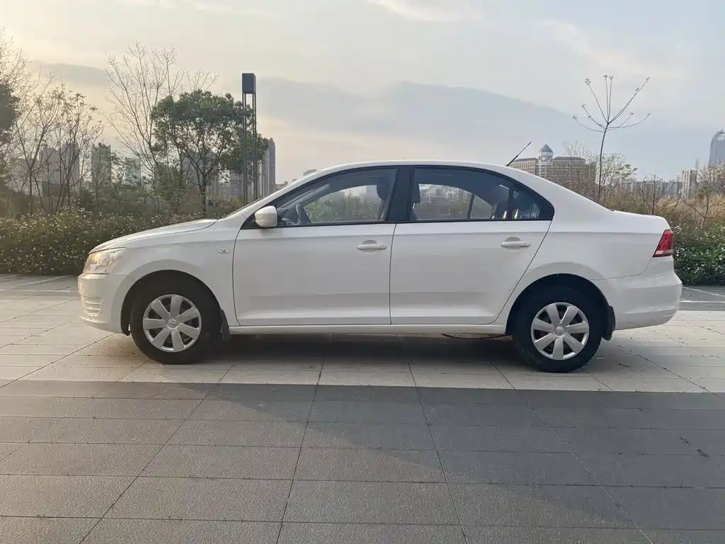 Volkswagen Santana — миниатюра 7