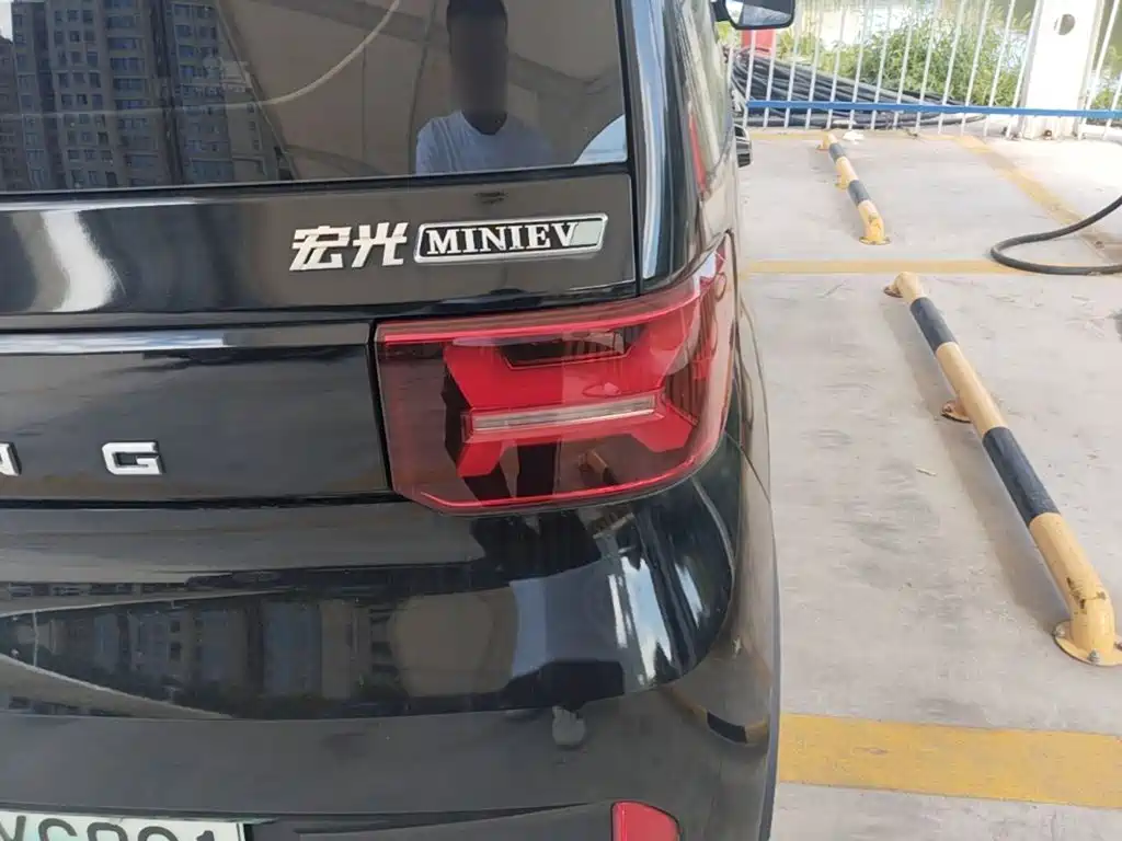 Wuling MINIEV — миниатюра 8