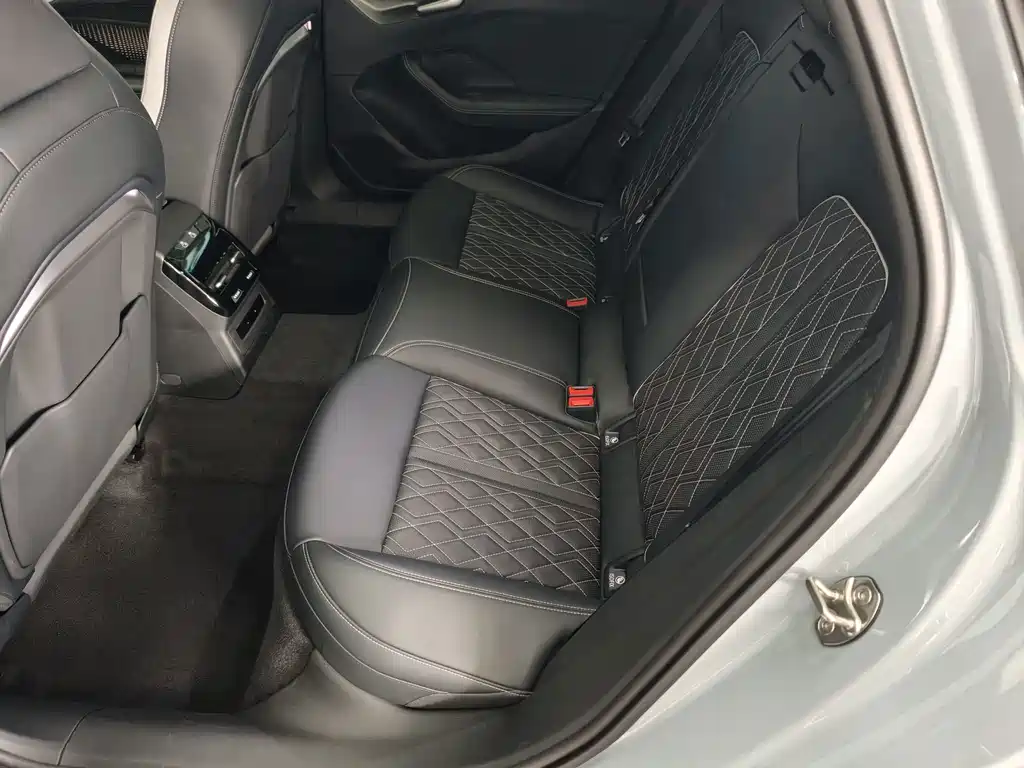 Audi A5L — миниатюра 15