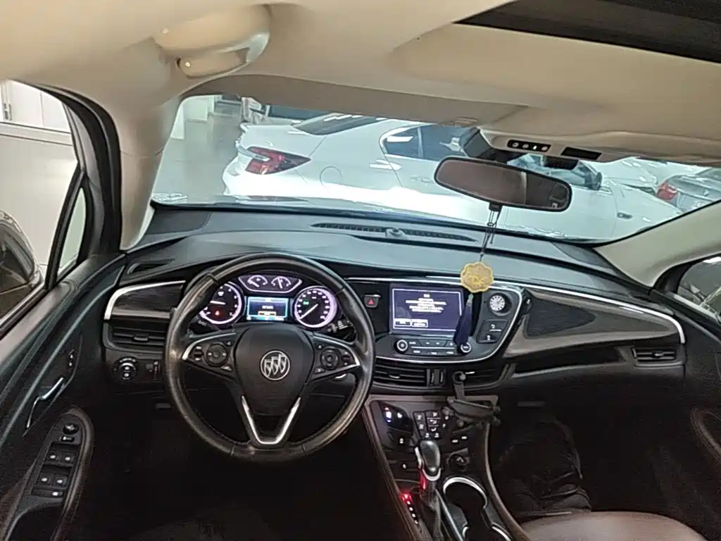 Buick Envision Plus — миниатюра 10