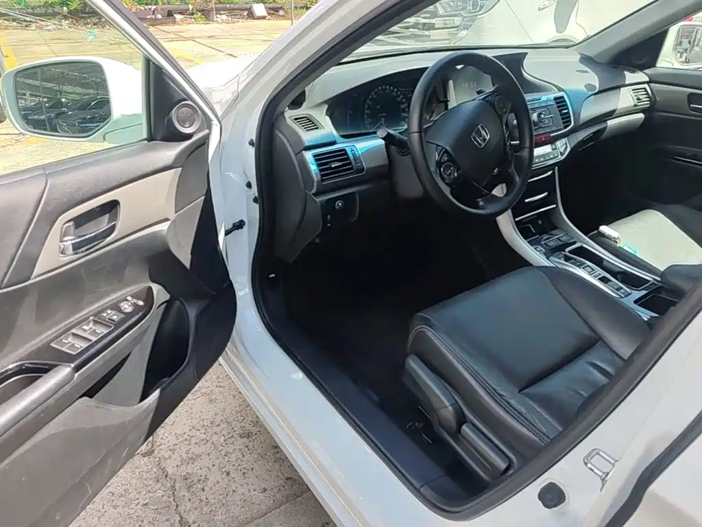 Honda Accord — миниатюра 16