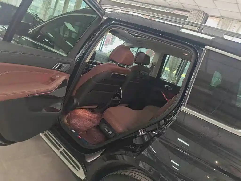 BMW X7 — миниатюра 7
