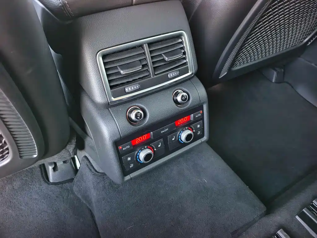 Audi Q7 — миниатюра 11