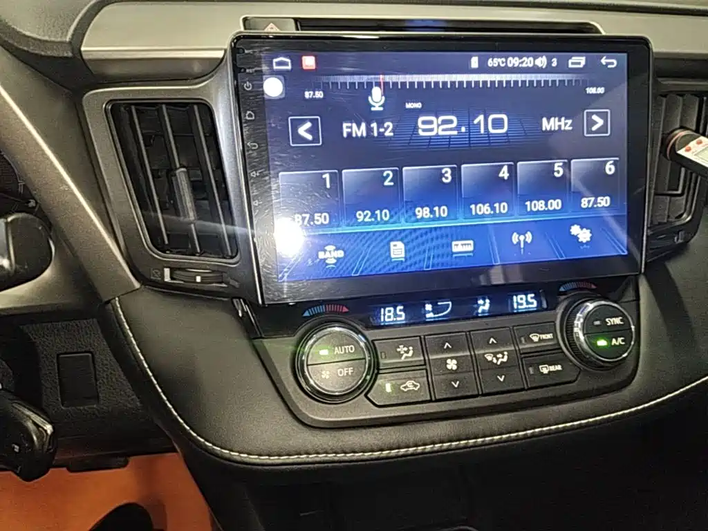 Toyota RAV4 — миниатюра 13