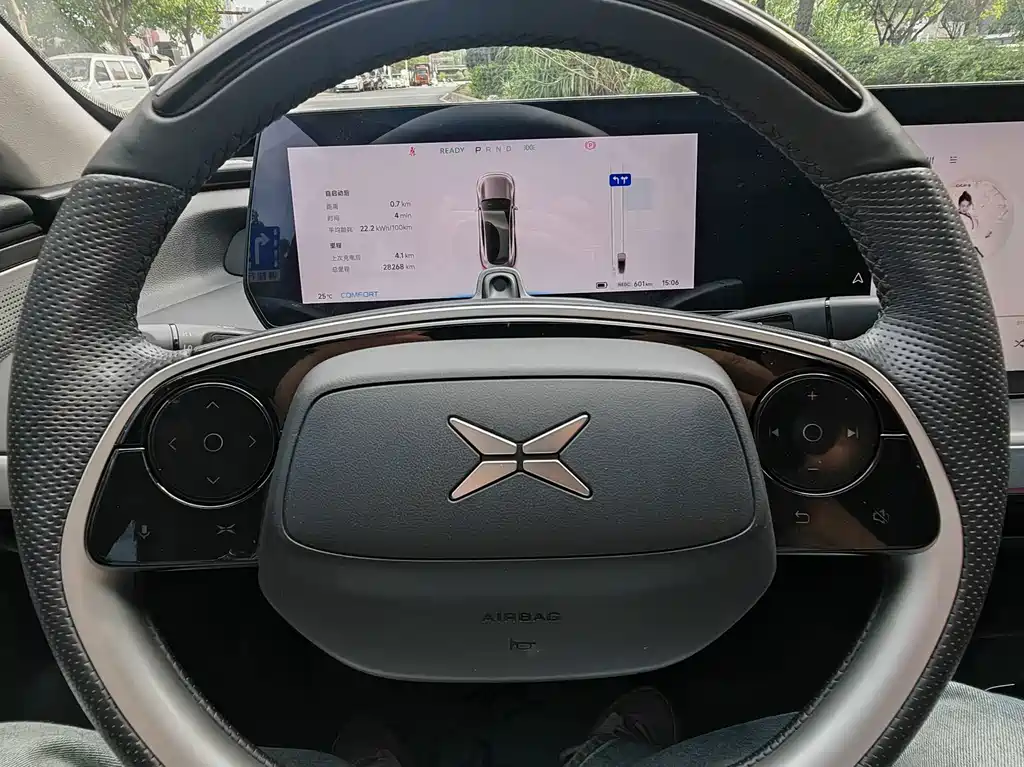 XPeng P7 — миниатюра 13