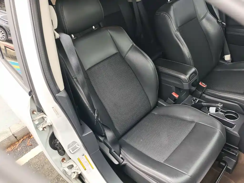 Jeep Compass (Import) — миниатюра 25