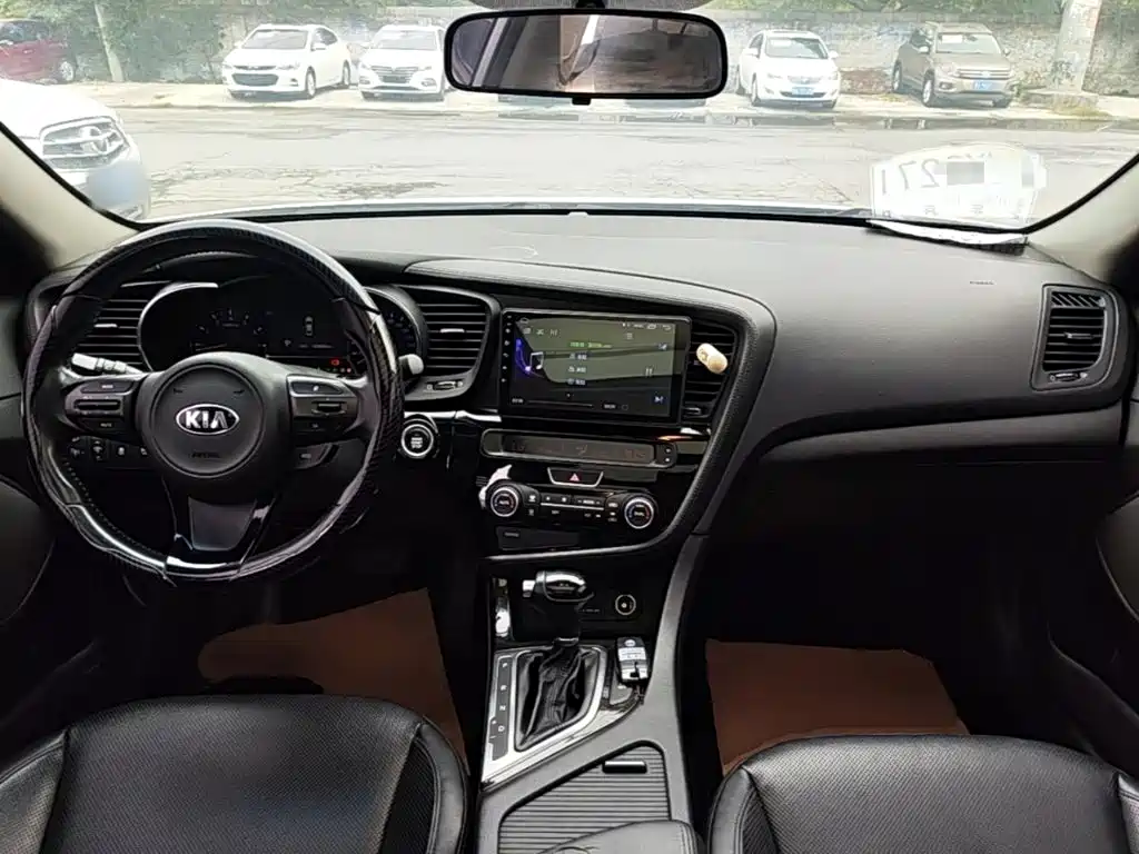 Kia K5 — миниатюра 10