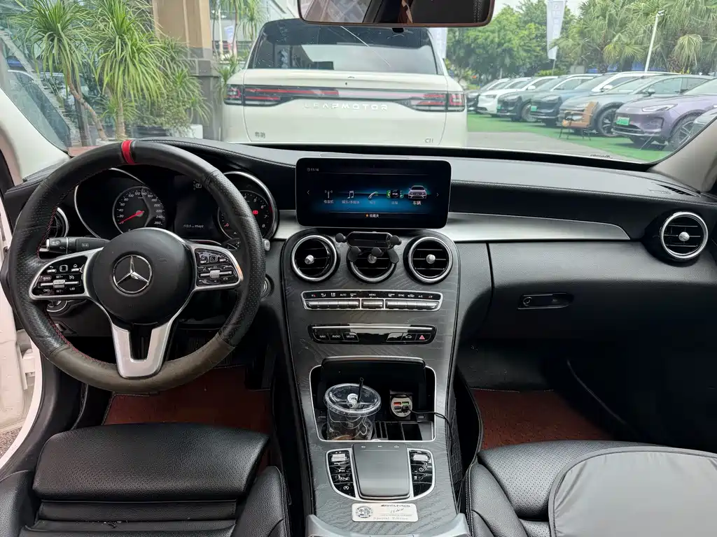 Mercedes-Benz C-Class — миниатюра 6