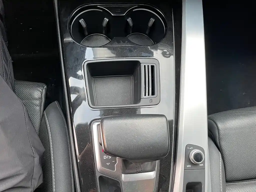 Audi A4L — миниатюра 7