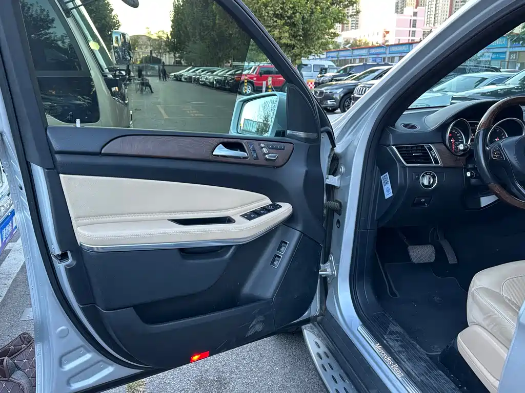 Mercedes-Benz GLS — миниатюра 8