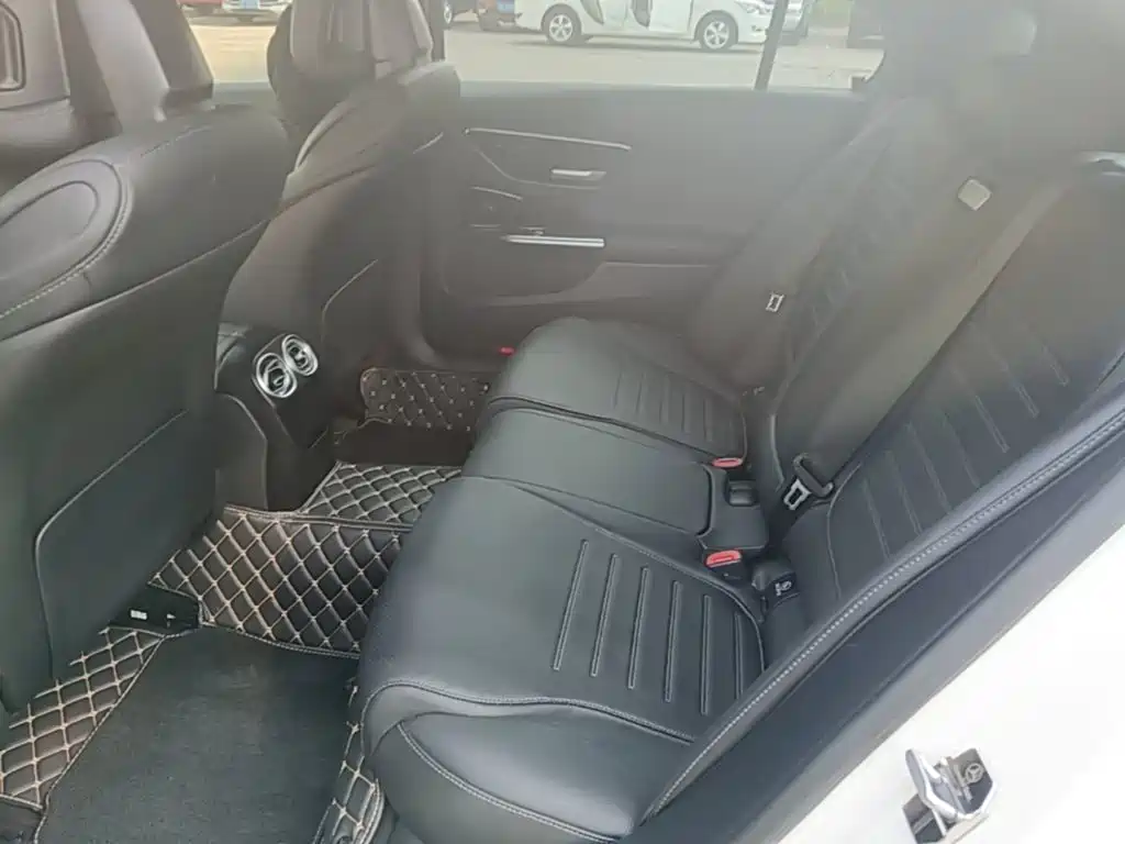 Mercedes-Benz C-Class — миниатюра 17