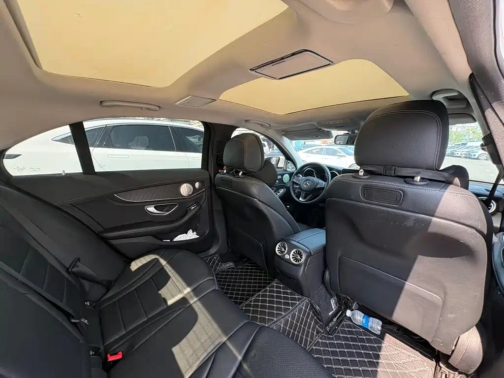 Mercedes-Benz C-Class — миниатюра 10