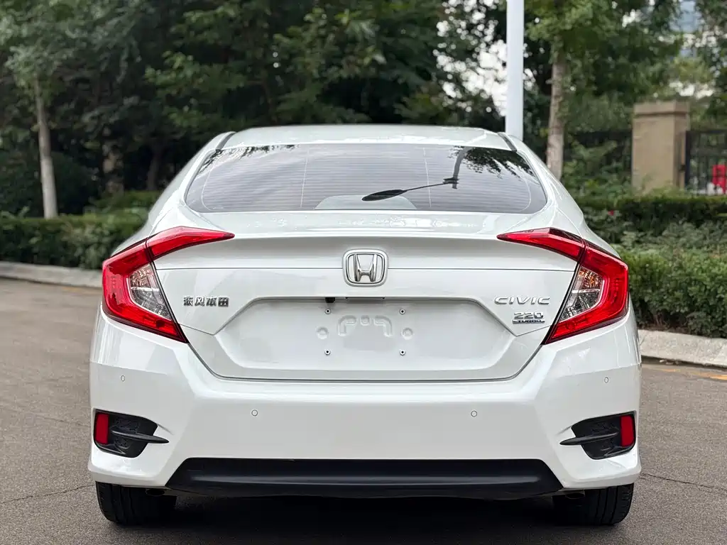 Honda Civic — миниатюра 8