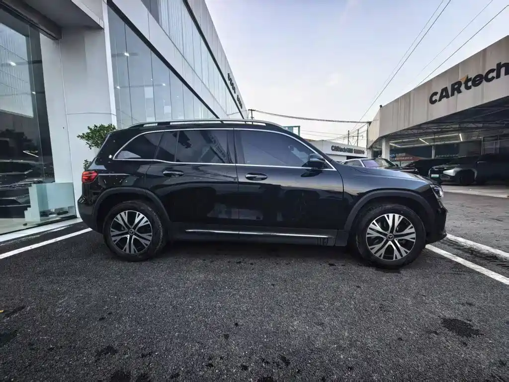 Mercedes-Benz GLB — миниатюра 8