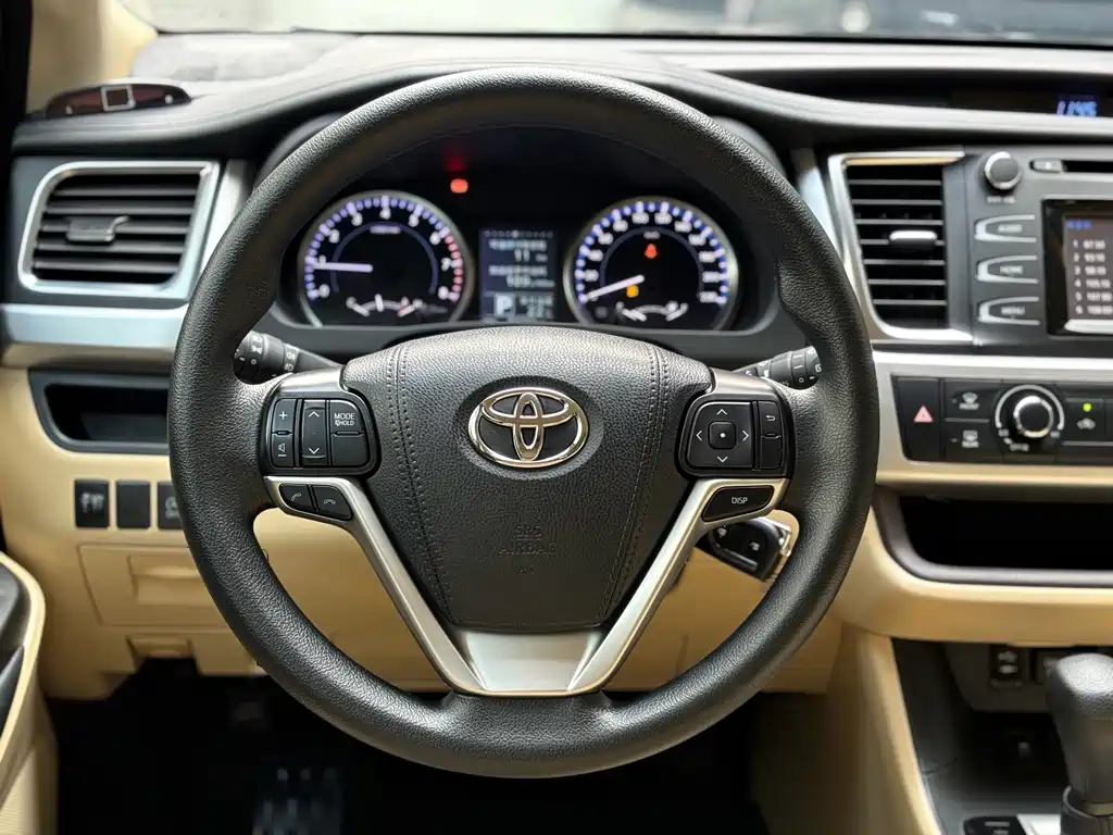 Toyota Highlander — миниатюра 7