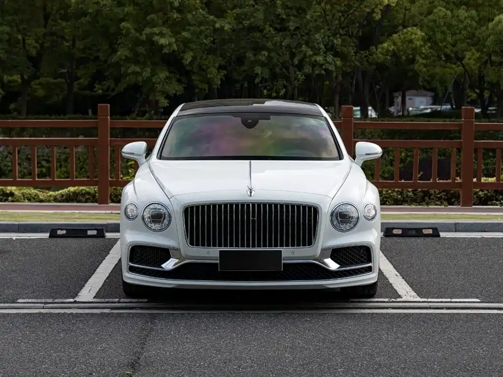 Bentley Flying Spur 2024 V8 Edition 8