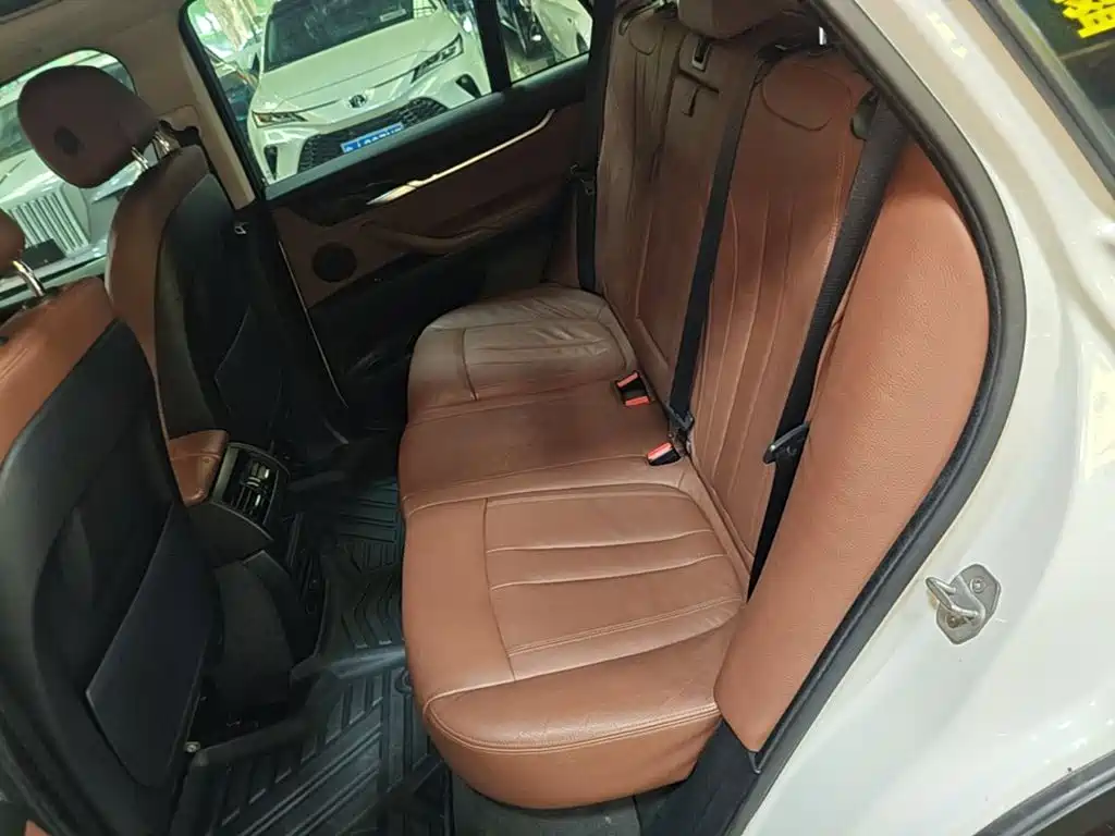 BMW X5 (Import) — миниатюра 17