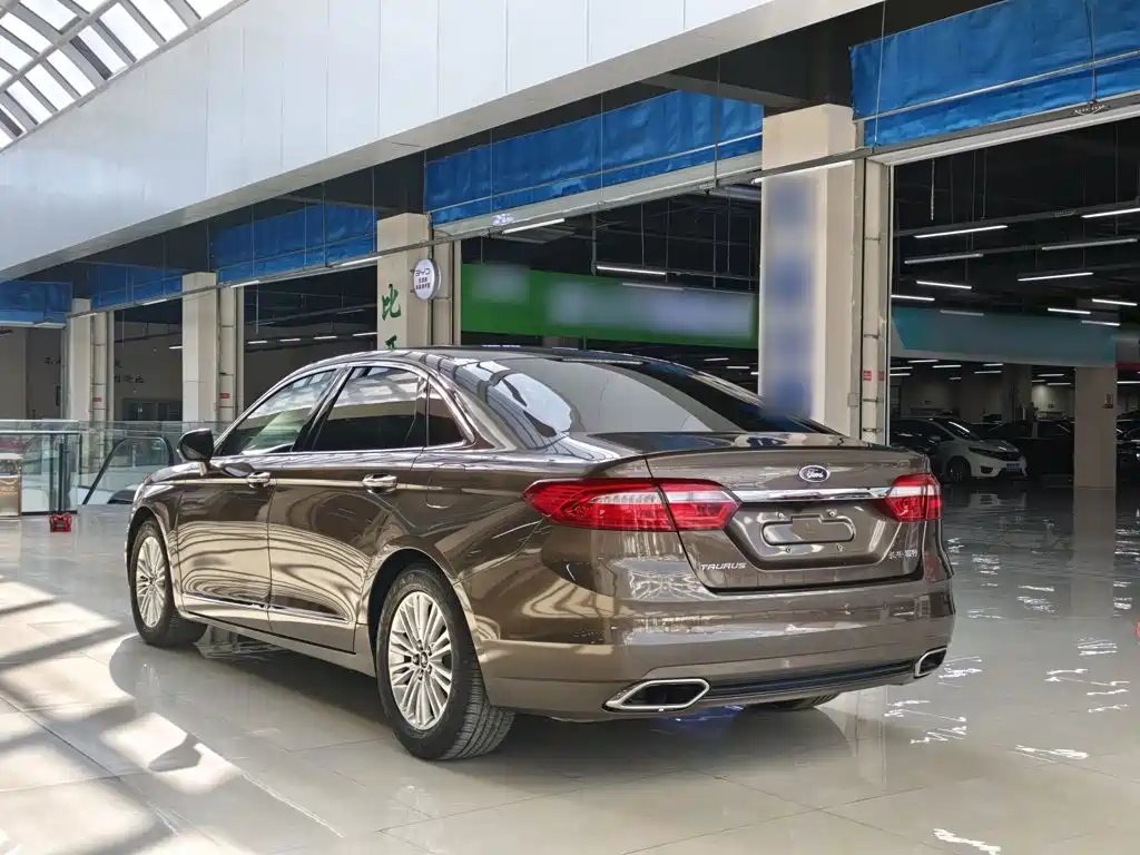 Ford Taurus — миниатюра 7
